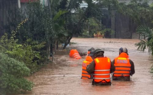 Mưa lớn từ Thanh Hóa đến Quảng Trị, nhiều nơi đối mặt nguy cơ lũ quét