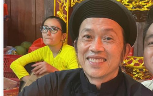 Hoài Linh được 'săn đón' trong ngày đặc biệt tại đền thờ 100 tỷ