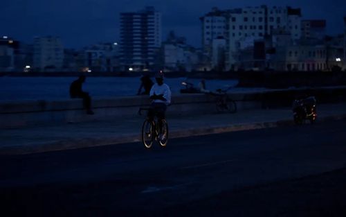 Cuba lại mất điện diện rộng, hàng triệu người chìm trong bóng tối