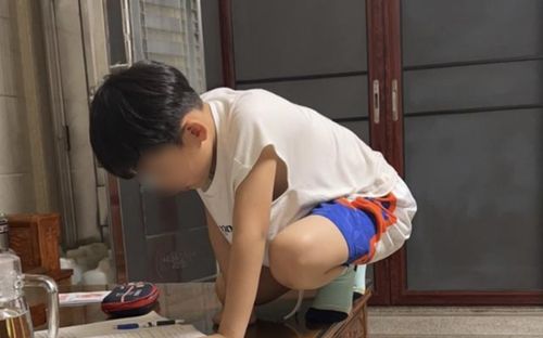 Bài văn lớp 3 bị chấm 0 điểm khiến dân mạng bùng nổ tranh cãi