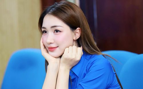 Bức ảnh lộ rõ mối quan hệ giữa Hòa Minzy và mẹ chồng