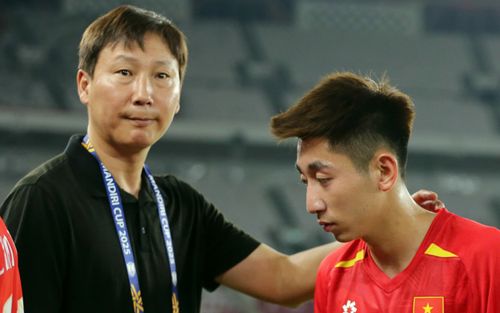 HLV Kim Sang Sik tuyên bố muốn có hành trình mới