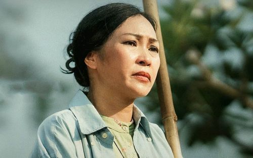 Ca sĩ Phương Thanh bị bắt gặp 'trộm đồ', lý do gây bất ngờ