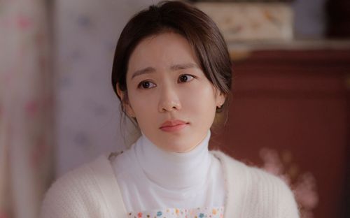 Son Ye Jin gặp khó