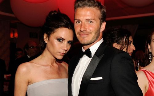 Victoria Beckham xuất hiện tại phòng thu, chuẩn bị tái xuất ca hát?