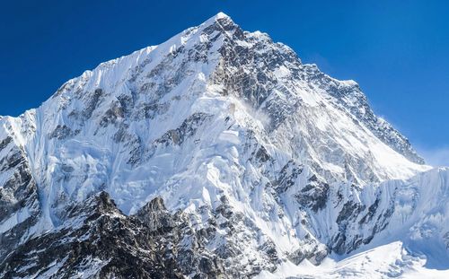 Vì sao khoảng 200 thi thể vẫn nằm lại trên đỉnh Everest?