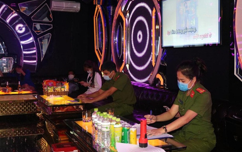 Quán karaoke ở Hải Phòng vẫn hoạt động bất chấp lệnh cấm nhằm phòng, chống dịch COVID-19