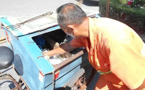 Không thể chi trả tiền viện phí, người đàn ông ném luôn đứa con mới sinh vào thùng rác