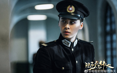 Dù điểm Douban cao ngất ngưởng nhưng rating phim mới của Lý Dịch Phong lại thấp không tưởng