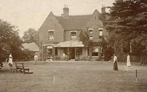 Rùng mình với câu chuyện bí ẩn về ngôi nhà ma ám đáng sợ nhất nước Anh