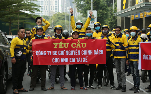 Tài xế tắt ứng dụng, quây trụ sở vì 'âm thầm' bị cắt tiền thưởng, Be Group nói gì?