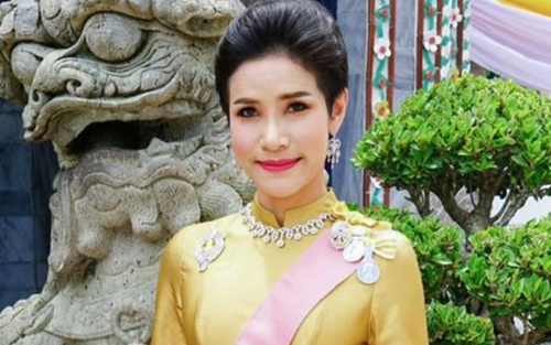 Ảnh nhạy cảm bị rò rỉ của Hoàng quý phi Thái Lan 'được chụp trong phòng tắm hoặc xe hơi'