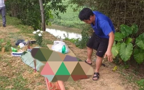 Hoảng hốt phát hiện thi thể bé sơ sinh trôi dạt bên sông Ngàn Sâu