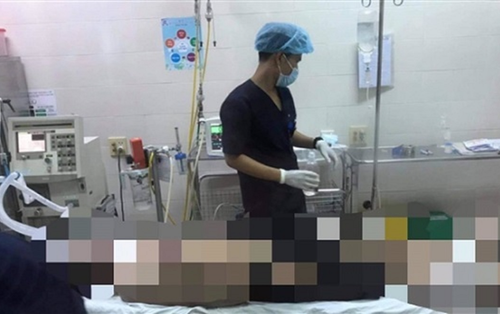 Lao xuống biển cứu 3 bạn nữ bị sóng cuốn trôi, nam sinh viên tử vong thương tâm