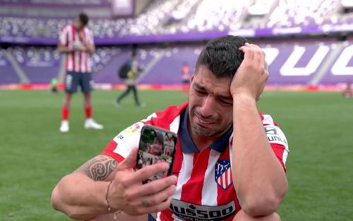 Luis Suarez bật khóc nức nở, không quên trách Barca 'bạc tình'