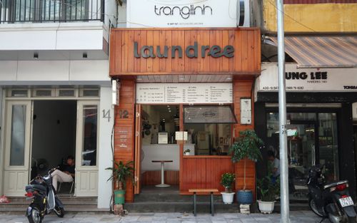 Tiệm cà phê kiêm giặt là