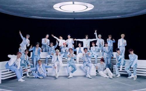 Cư dân mạng không khỏi 'rùng mình' chứng kiến cảnh fan cuồng tụ tập trước KTX của NCT