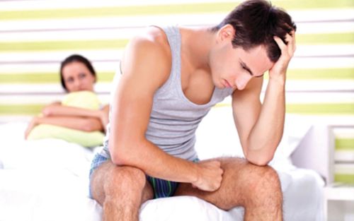 Cảm thấy vướng ở bộ phận sinh dục khi quan hệ cùng vợ mới cưới, người đàn ông đi khám và phát hiện sốc