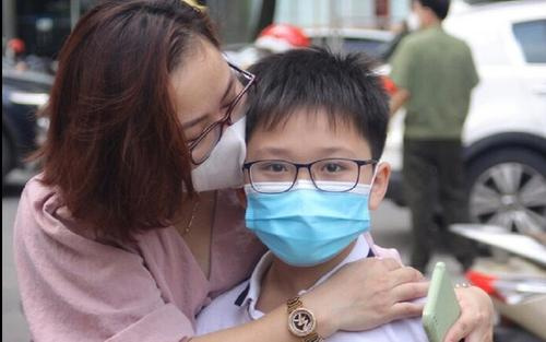 Học sinh chưa tiêm vaccine ngừa Covid-19 có được đến trường học trực tiếp?