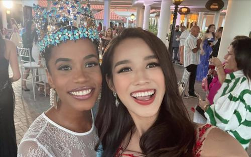 Đỗ Thị Hà mặc đầm xuyên thấu, đẹp không thua kém khi đọ sắc đương kim Miss World