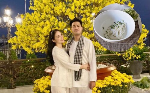 Em chồng Tăng Thanh Hà ăn món cực giản dị dịp Tết cùng bạn gái