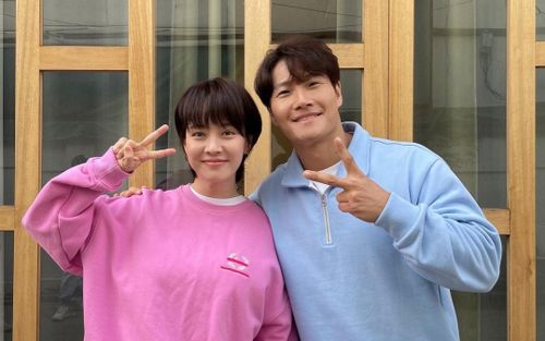 Phản hồi của Song Ji Hyo khi bị ghép đôi với Kim Jong Kook: 'Có lẽ nó thực sự ổn?'