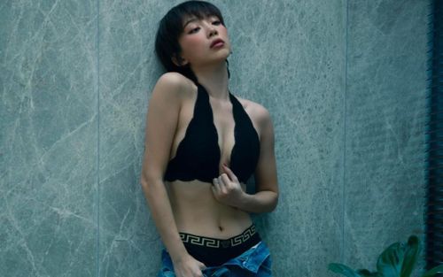 Tóc Tiên 'nửa kín nửa hở' khoe thân hình sexy, nóng bỏng