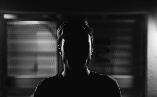 Một nam diễn viên nổi tiếng lộ ảnh khỏa thân khi đang tụ tập ăn chơi