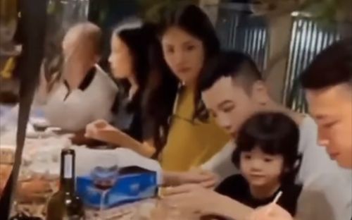 Lộ khoảnh khắc Phí Ngọc Hưng, Trương Mỹ Nhân và con gái chung một khung hình