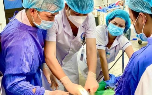 Từ vết thương nhỏ, bệnh nhân bị uốn ván nguy kịch nhập viện khẩn