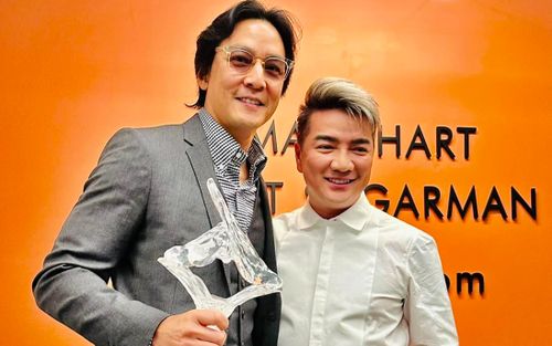Đàm Vĩnh Hưng khoe ảnh chụp cùng Ngô Ngạn Tổ, được nam tài tử khen ngợi khi biểu diễn