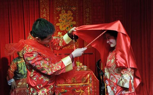 Chồng qua đời, vợ tái hôn với người không ai ngờ tới