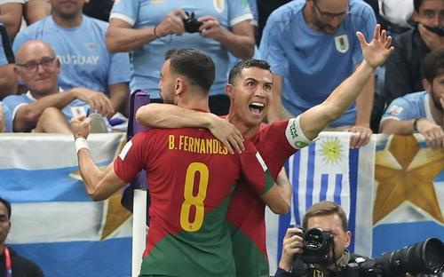 Ronaldo bị FIFA tước kỷ lục trong ngày Bồ Đào Nha đi tiếp