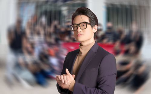 Hà Anh Tuấn 'vỡ òa' khi nhận quà ý nghĩa từ FC, nhưng vội đăng đàn 'chỉnh lưng' một chi tiết