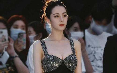 Rộ tin Địch Lệ Nhiệt Ba sang nước ngoài sinh con, nhiều sao nam bất ngờ bị réo tên