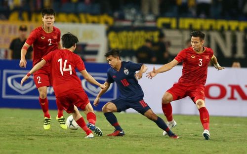 Ông Park không đồng ý HLV Polking nói Việt Nam mạnh hơn nhờ đủ quân giỏi