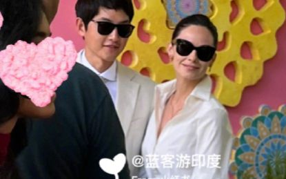 Lần đầu xuất hiện chung sau thông báo kết hôn, Song Joong Ki và vợ sắp cưới bị chê trông giống hai mẹ con