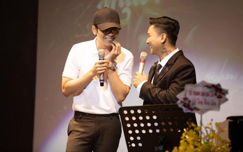 Hoài Lâm - Bạch Công Khanh khiến dân mạng tấm tắc khi lần đầu song ca 'Ai chung tình được mãi'