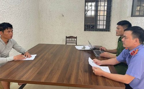 Sau lời mời nàng lên xe, người đàn ông bị đâm gục