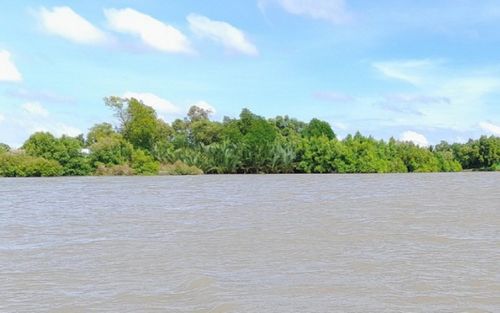 Thiếu tá Công an mất tích trên sông lúc đi tuần tra, Chủ tịch tỉnh Cà Mau chỉ đạo nóng