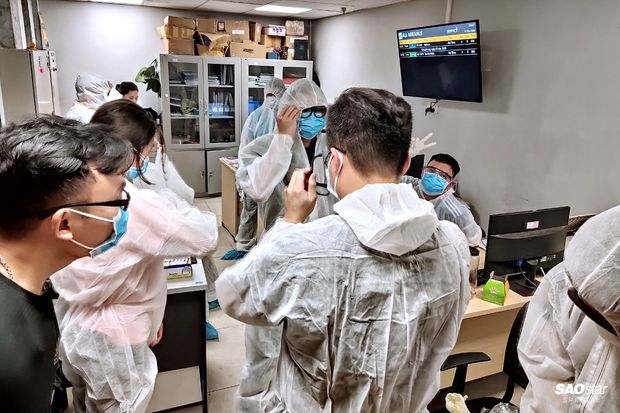 Những người thầm lặng sau chuyến bay đón kiều bào từ tâm dịch COVID-19: Tụt huyết áp, tình nguyện xa con để nhận nhiệm vụ Ảnh 12