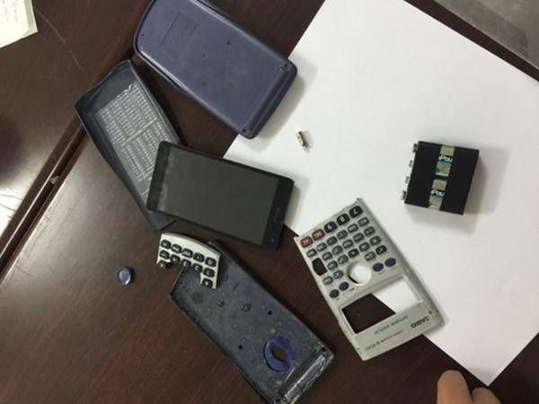 Điện thoại ‘đội lốt’ máy tính vào phòng thi THPT quốc gia