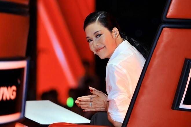 Thu Phương đáp trả khi bị chê chọn bài sai lầm