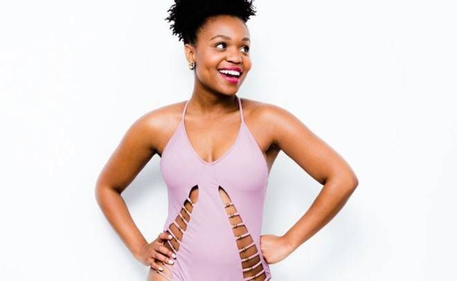 Mặc thử bộ bikini cut-out yêu thích của Beyoncé