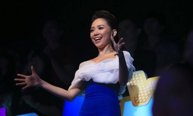 Tóc Tiên thẳng thắn và công tâm khi lần đầu ngồi ghế nóng