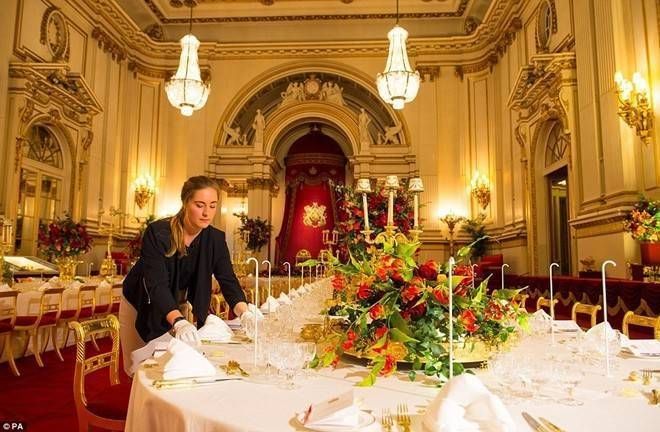 Quy trình chuẩn bị yến tiệc thịnh soạn tại Hoàng gia Anh