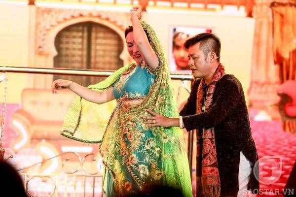 Clip: Phi Nhung hóa ‘Cô dâu 8 tuổi’ khiến khán giả cười ngất