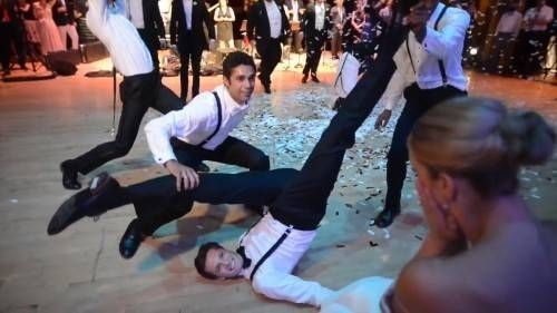 Màn trình diễn tuyệt đỉnh trong đám cưới thu hút triệu lượt xem