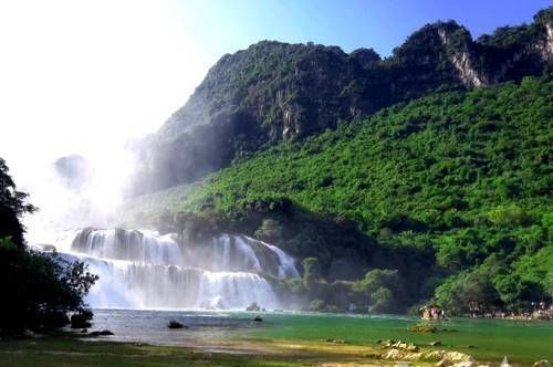 Thác Bản Giốc - kỳ quan nhất định phải đến một lần trong đời