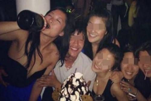 Ứng viên sáng giá Hoa hậu Hong Kong lộ ảnh thác loạn